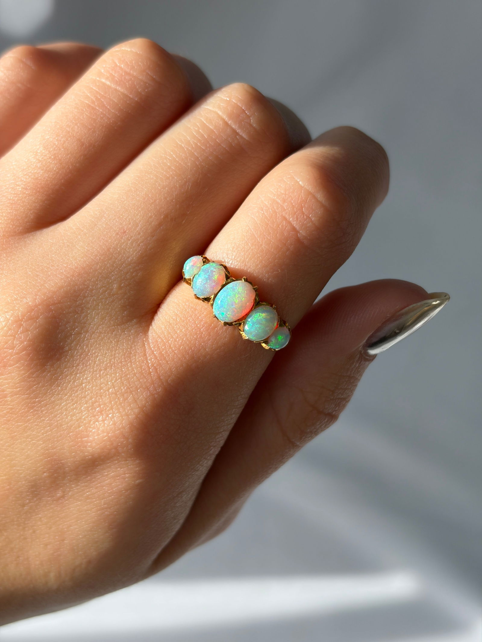 Antique 18ct Yellow Gold Opal 5 Stone Ring - 8