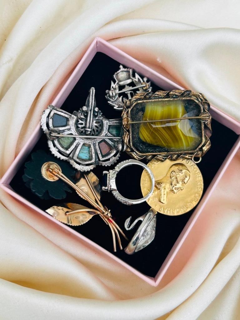 Mixed Lot of Vintage and Antique Jewellery - 2