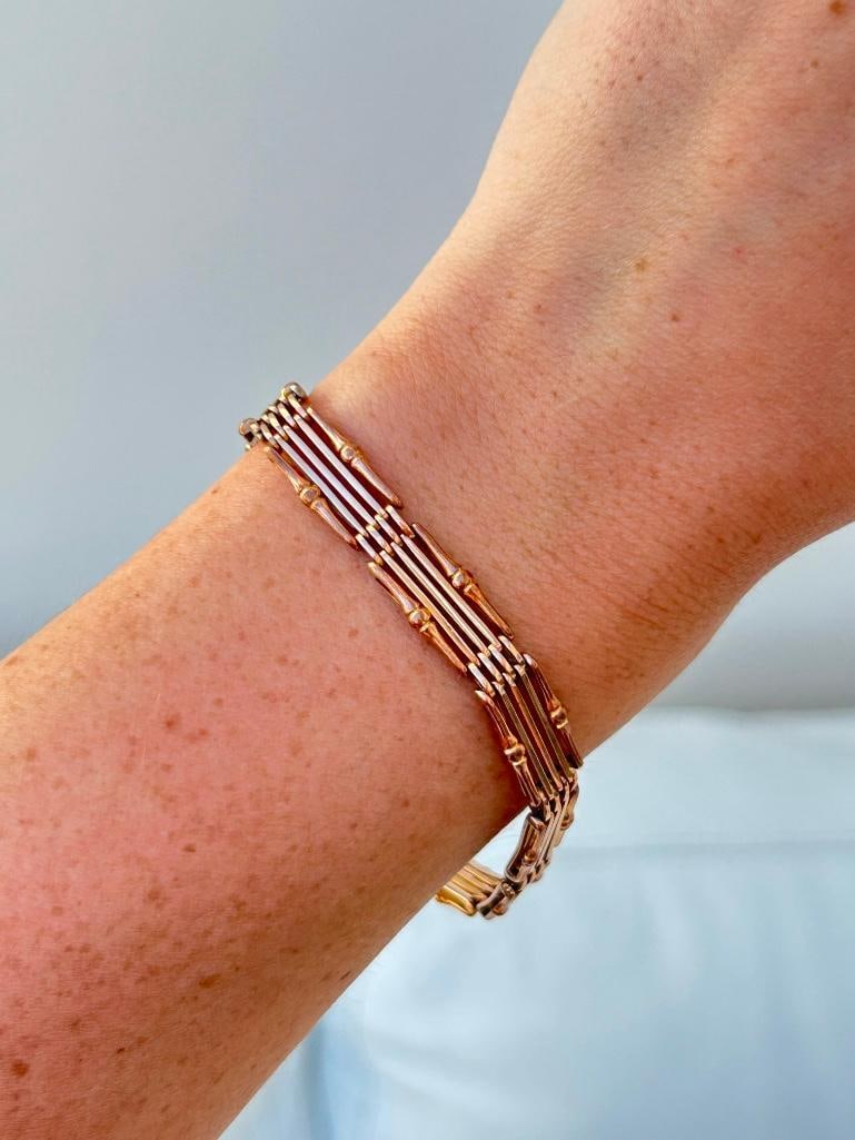 *Antique 9ct Gold Gate Bracelet with Heart Padlock - 12