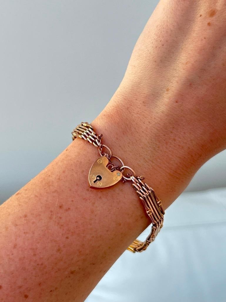 *Antique 9ct Gold Gate Bracelet with Heart Padlock - 13