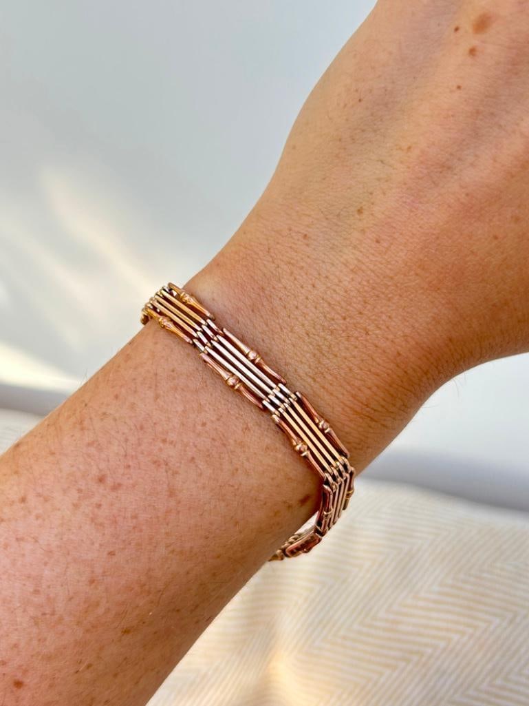 *Antique 9ct Gold Gate Bracelet with Heart Padlock - 2