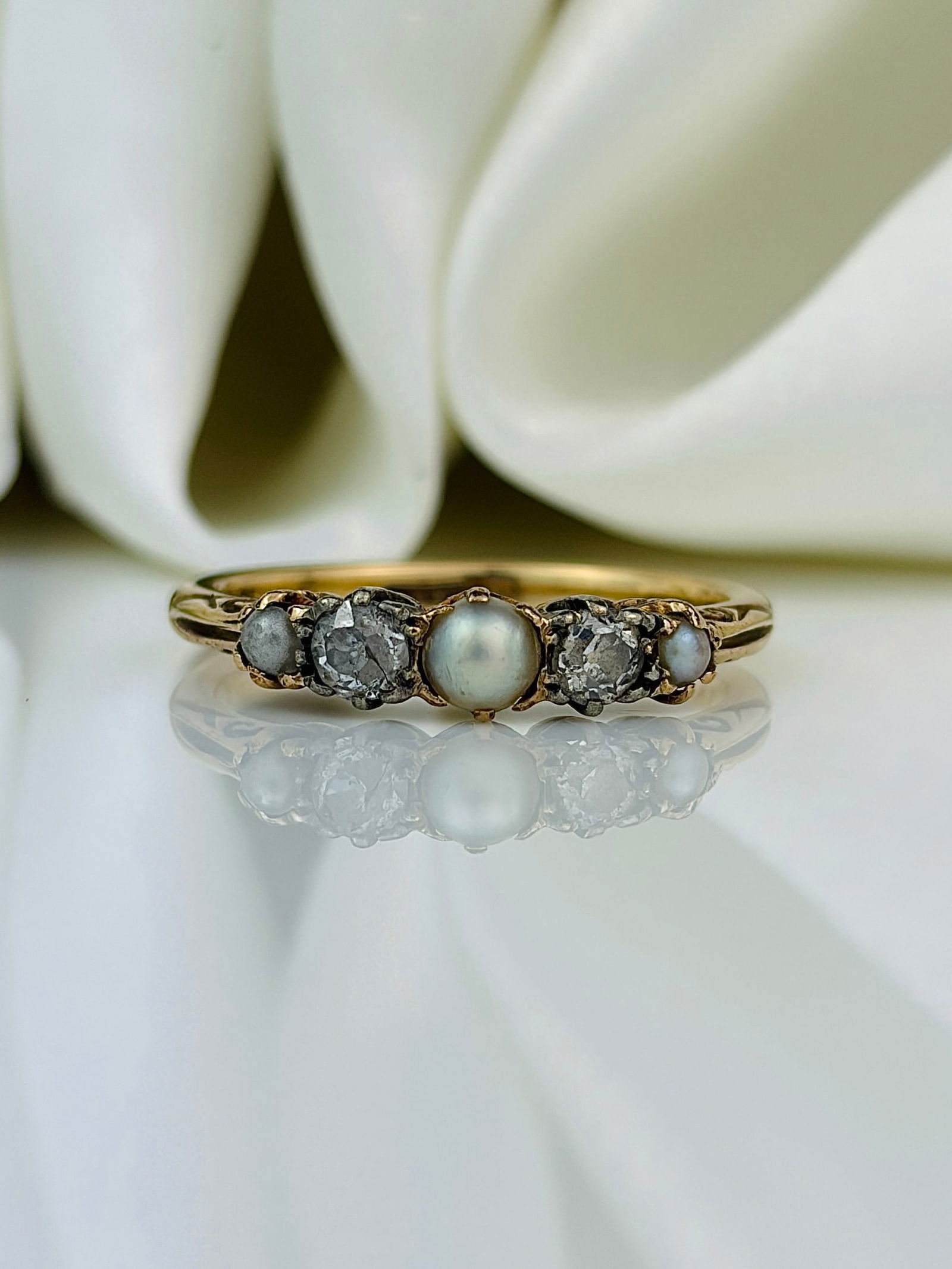 chunky antique 18ct yellow gold pearl and diamond 5 stone ring (1 of 9)
