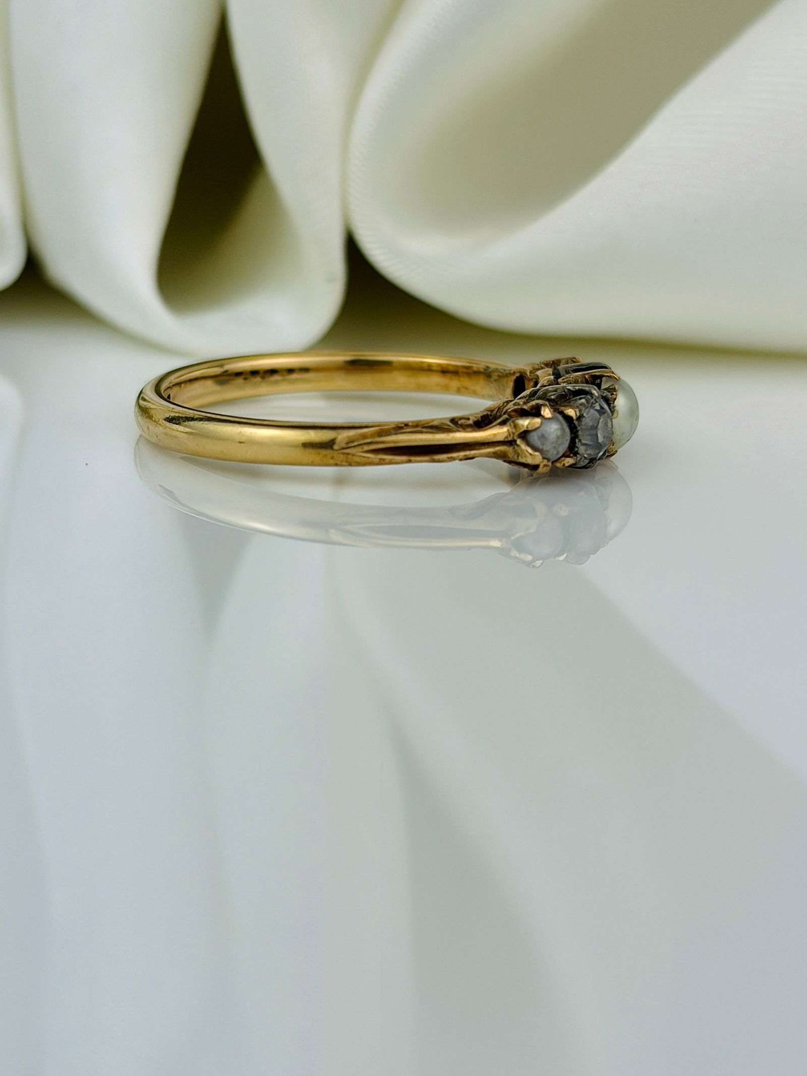 chunky antique 18ct yellow gold pearl and diamond 5 stone ring - 2