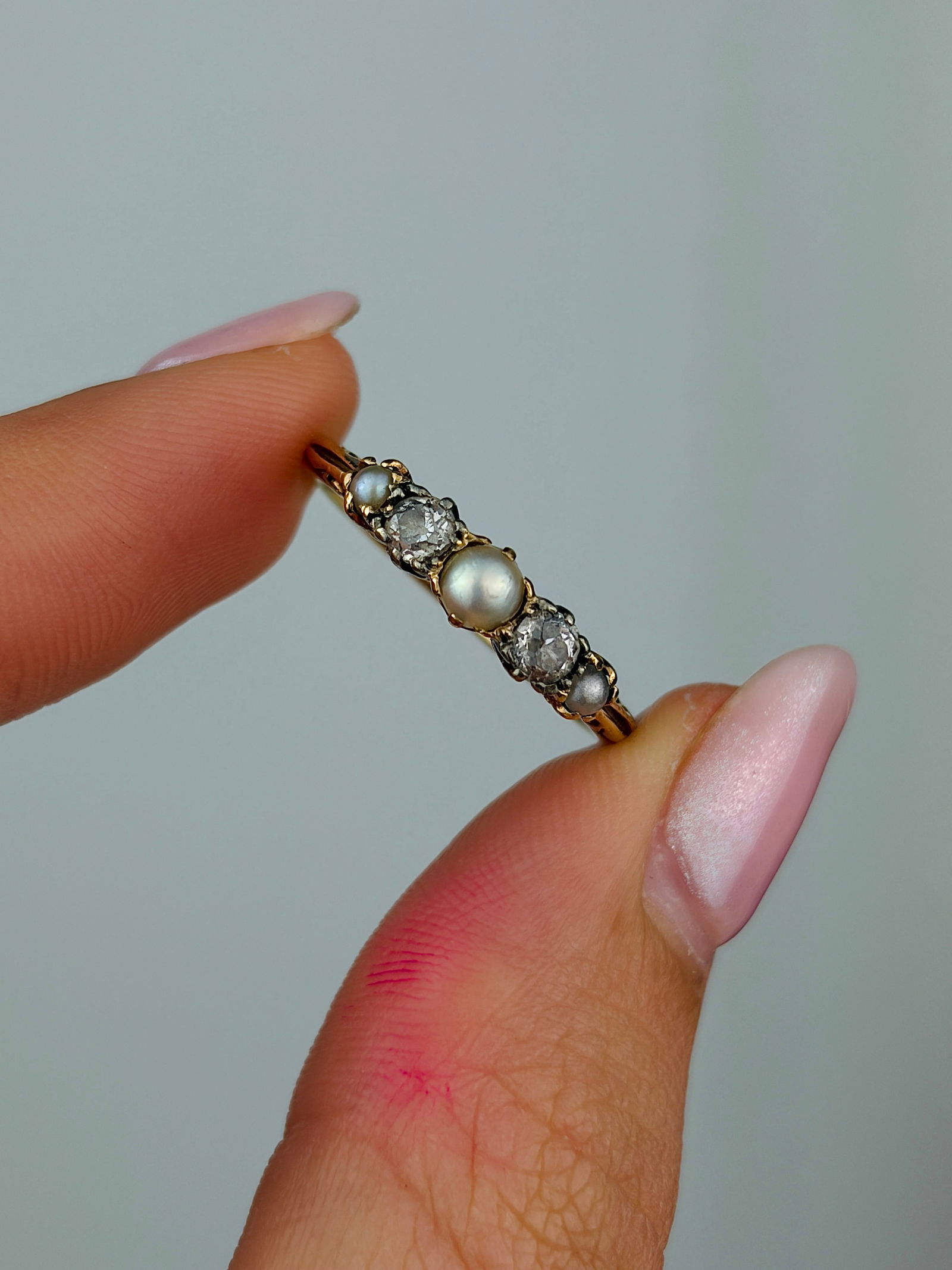 chunky antique 18ct yellow gold pearl and diamond 5 stone ring - 4