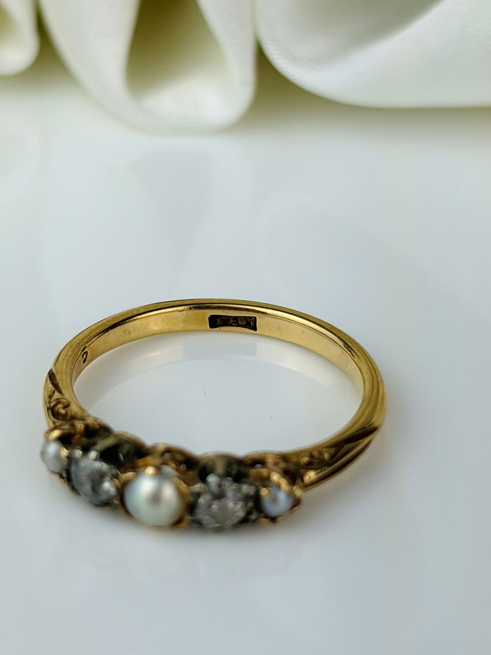 chunky antique 18ct yellow gold pearl and diamond 5 stone ring - 7