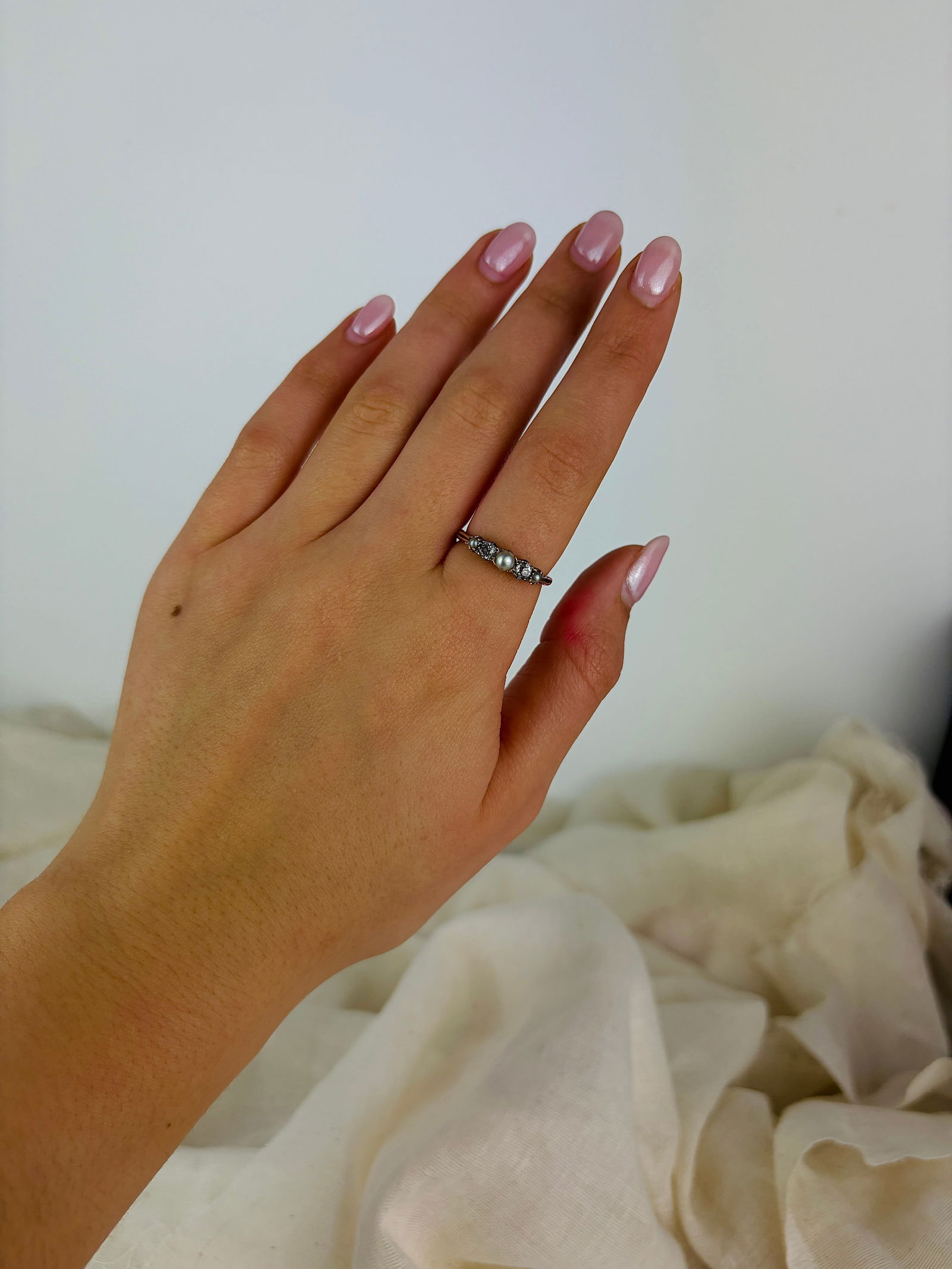 chunky antique 18ct yellow gold pearl and diamond 5 stone ring - 8