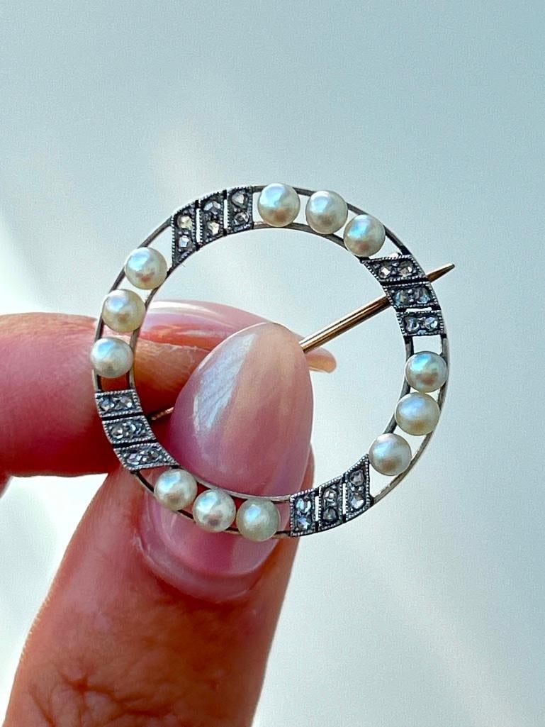 Antique gold Pearl and diamond halo brooch - 2