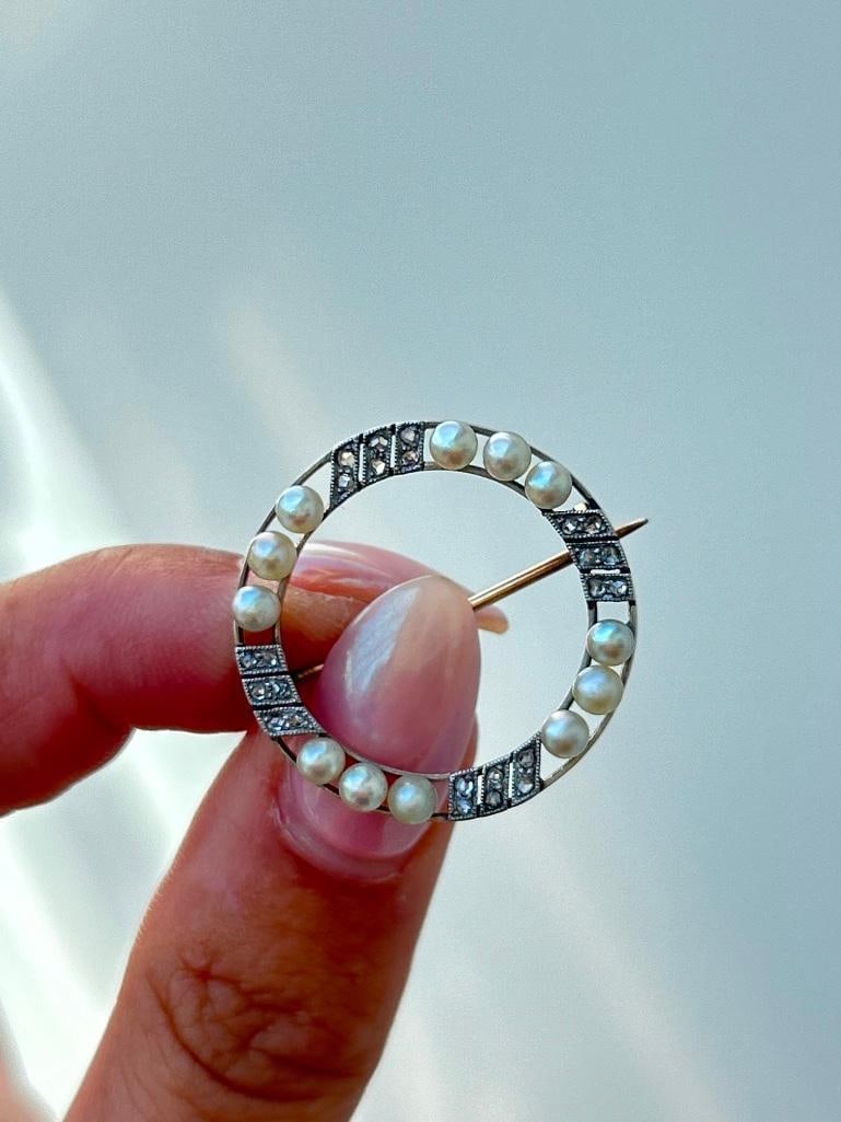 Antique gold Pearl and diamond halo brooch - 3