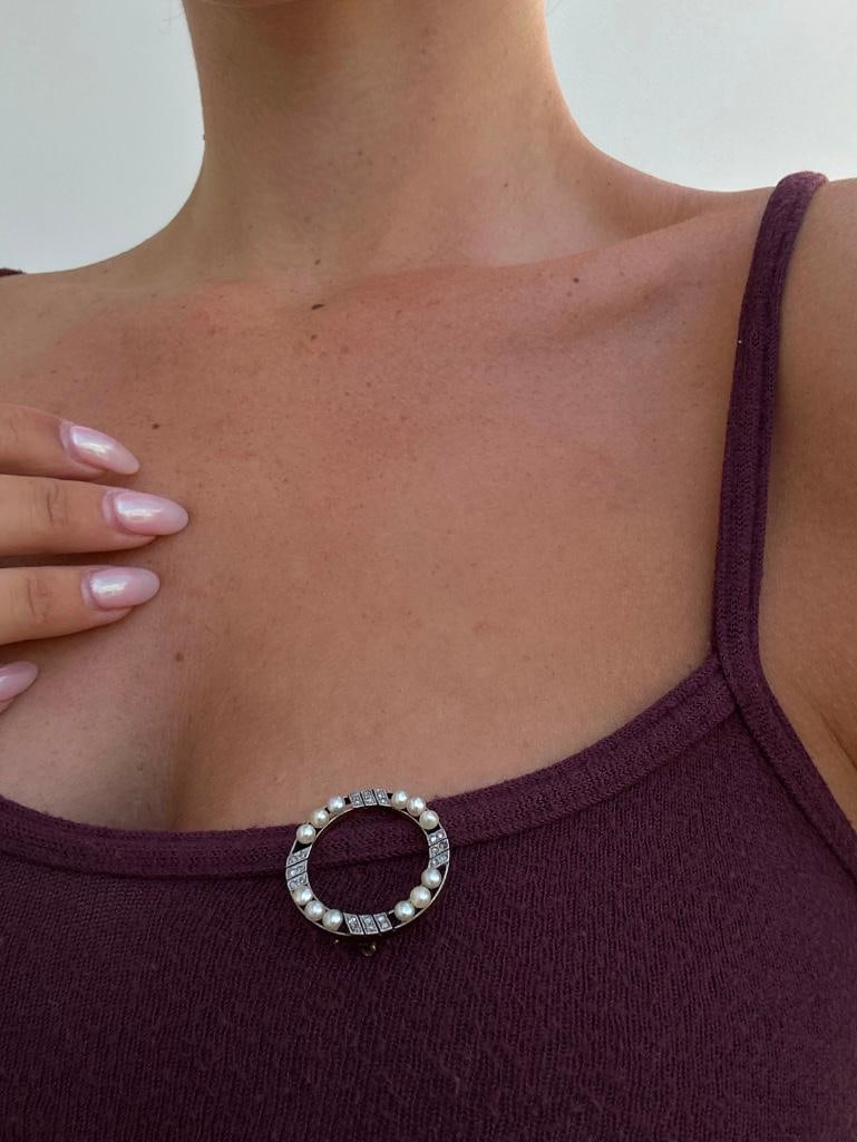 Antique gold Pearl and diamond halo brooch - 4