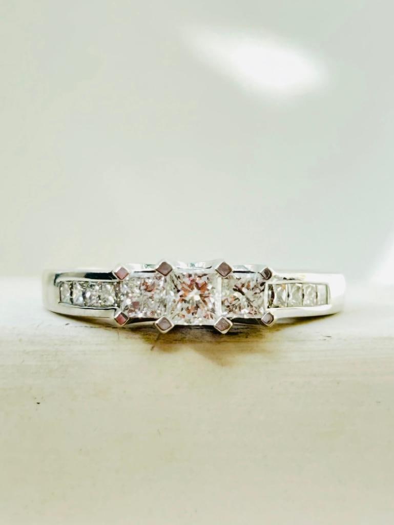 *Vintage Princess Cut Diamond and Platinum Three Stone Ring - 3