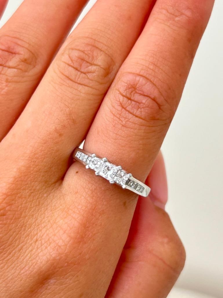 *Vintage Princess Cut Diamond and Platinum Three Stone Ring - 4