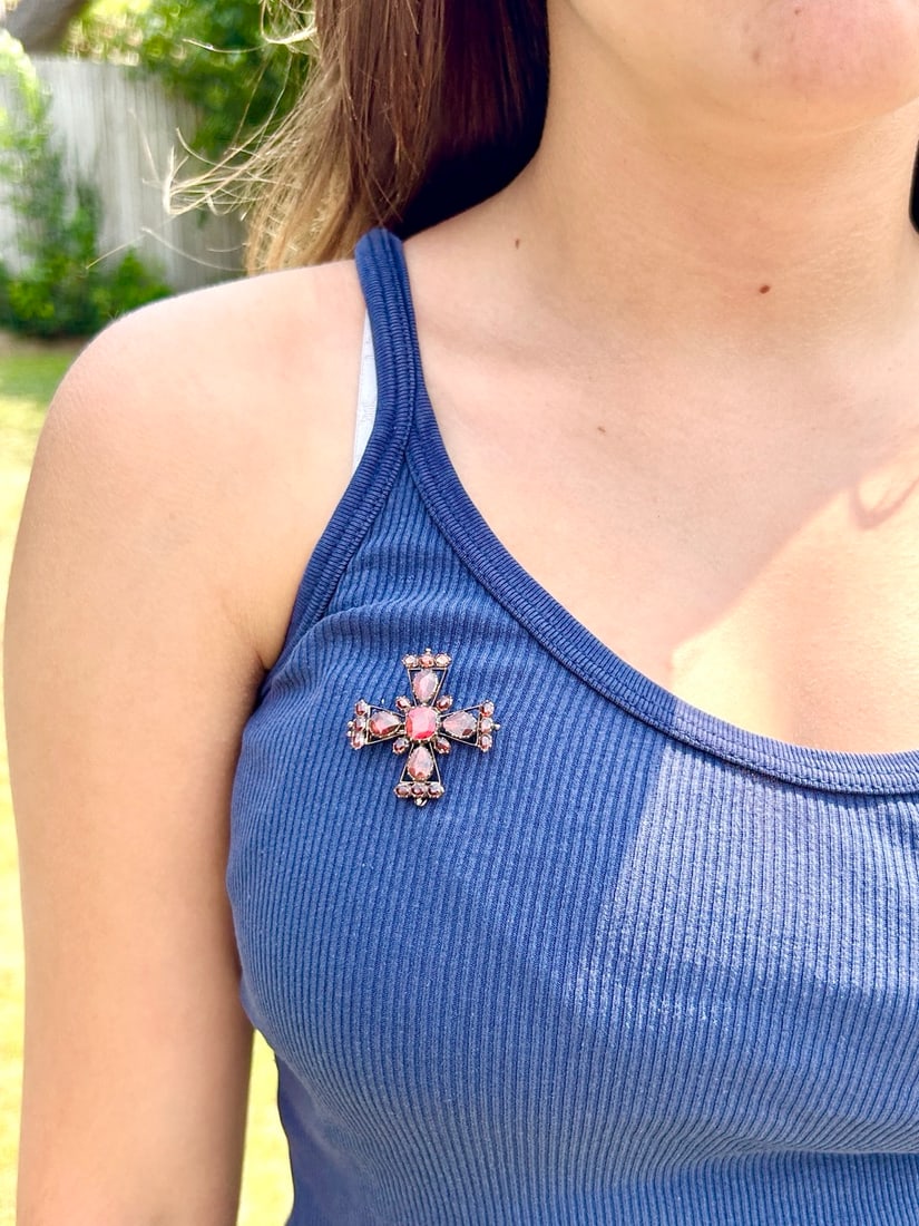 Large antique gold foiled back flat cut garnet ross brooch / pendant - 7