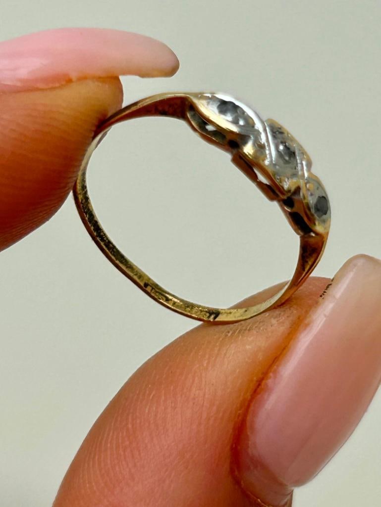 Art Deco 18ct Gold and Platinum Diamond 3 Stone Ring - 6