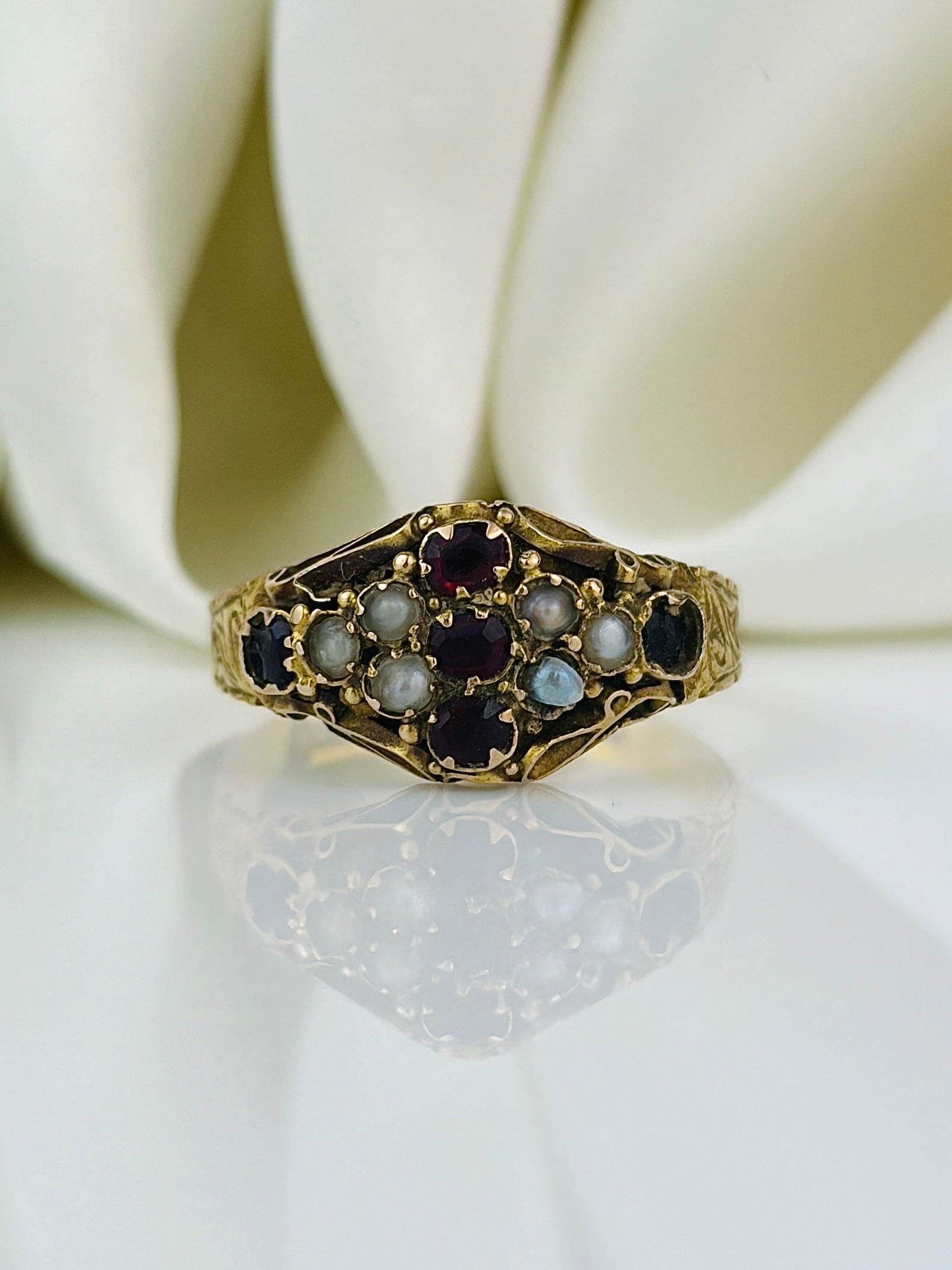 antique c.1882 15ct yellow gold unusual gemset ring: antique 15ct yellow gold unusual gemset ring