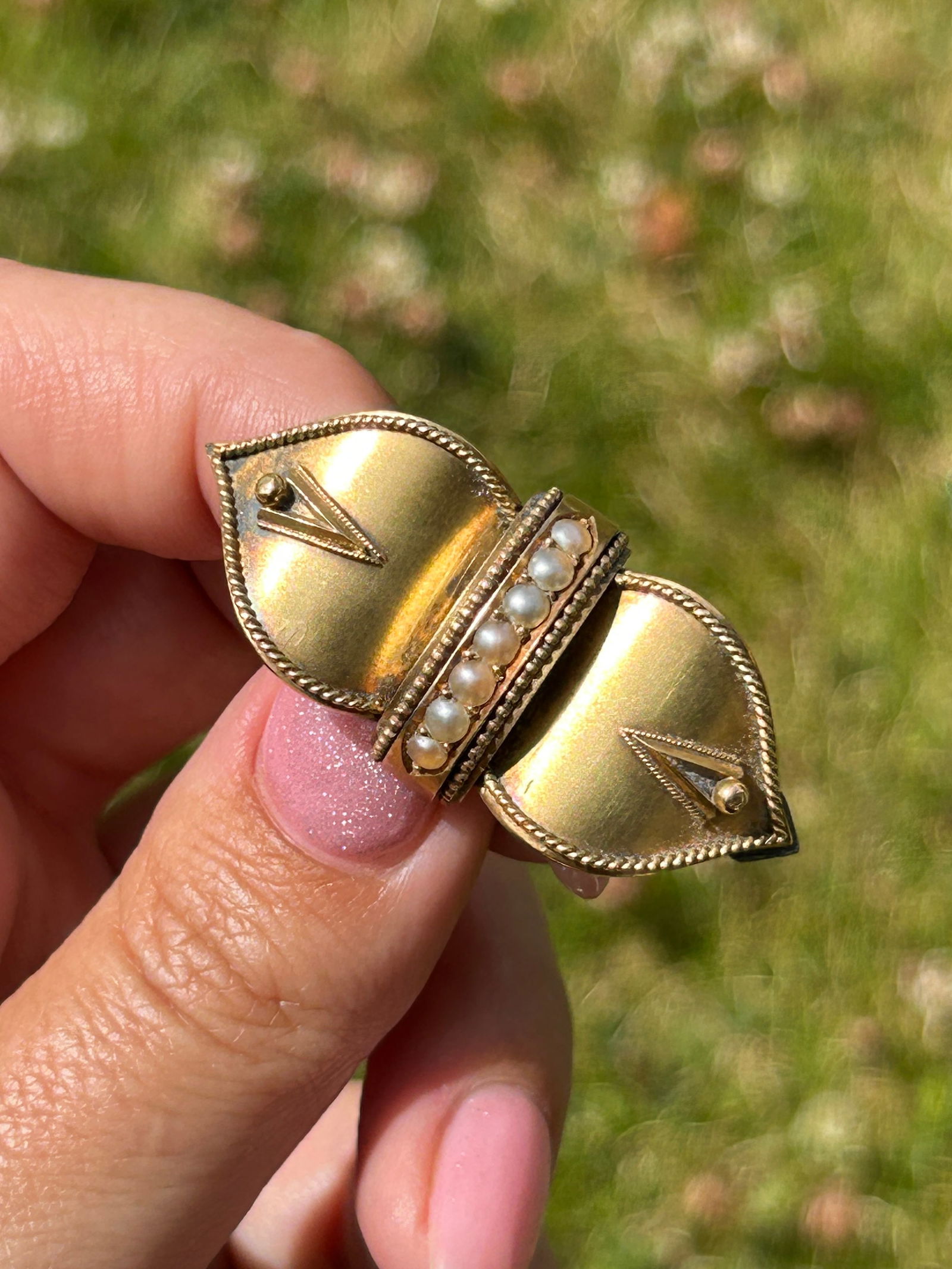 Antique large chunky 18ct yellow gold and pearl victorian era brooch - 4