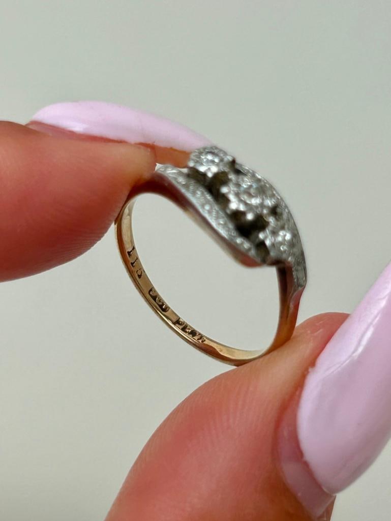 9ct Yellow Gold and Platinum Diamond 3 Stone Twist Ring - 5
