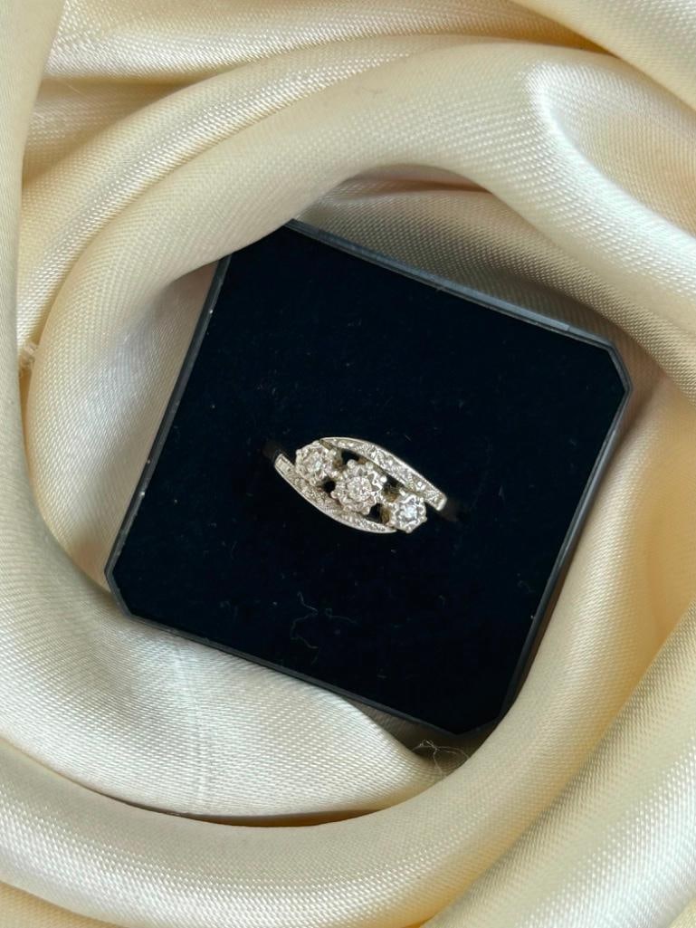 9ct Yellow Gold and Platinum Diamond 3 Stone Twist Ring - 6