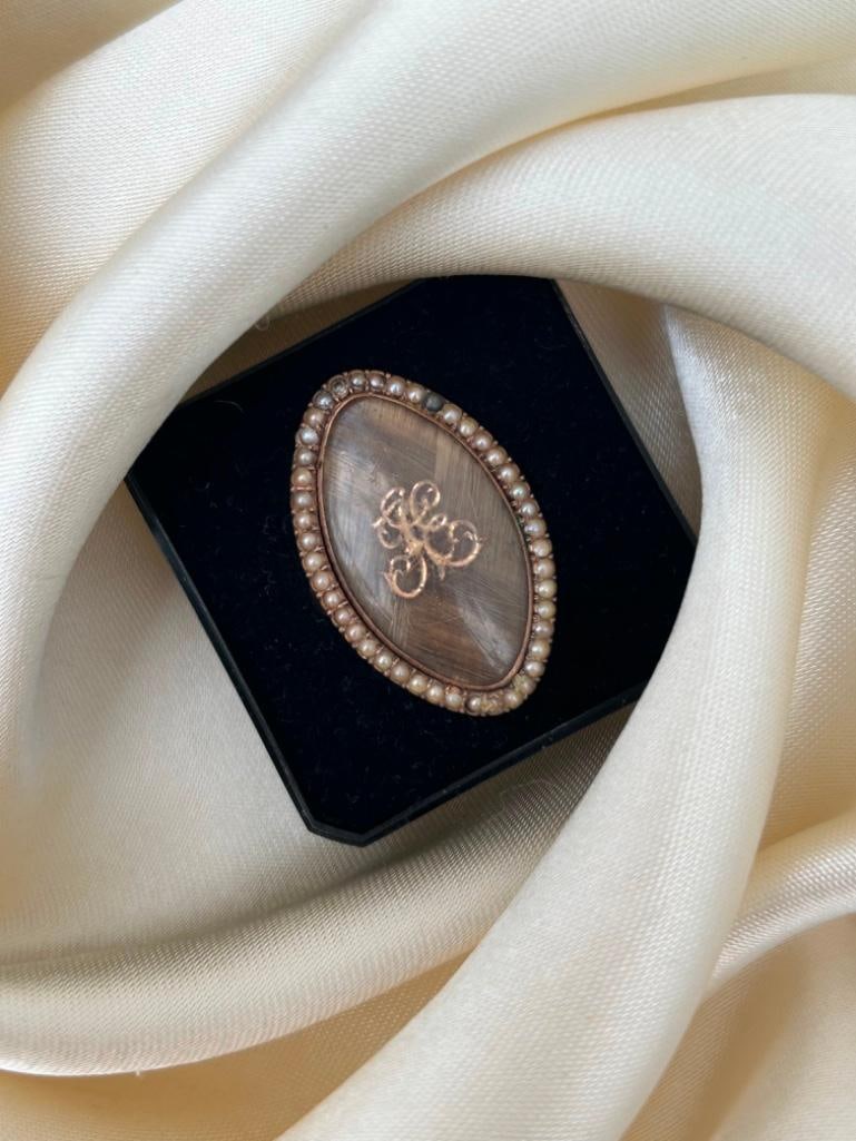 Antique Gold Large Hair Navette Ring with Pearl Surround - 3