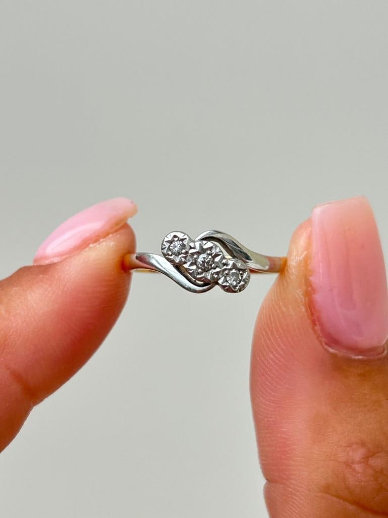 Antique Art Deco Era 18ct Yellow Gold Diamond 3 Stone Twist Ring - 3