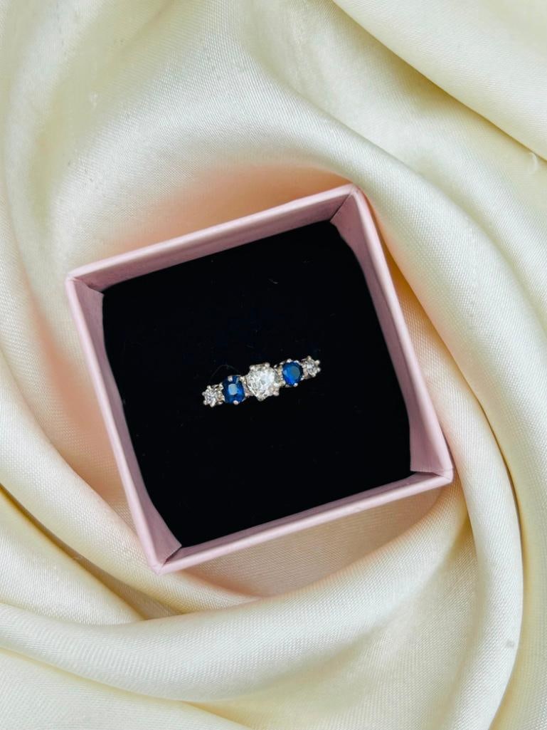 *Antique 18ct Yellow Gold Large Sapphire and Diamond 5 Stone Ring - 10