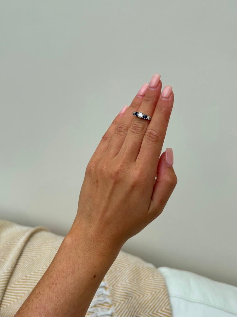 *Antique 18ct Yellow Gold Large Sapphire and Diamond 5 Stone Ring - 9