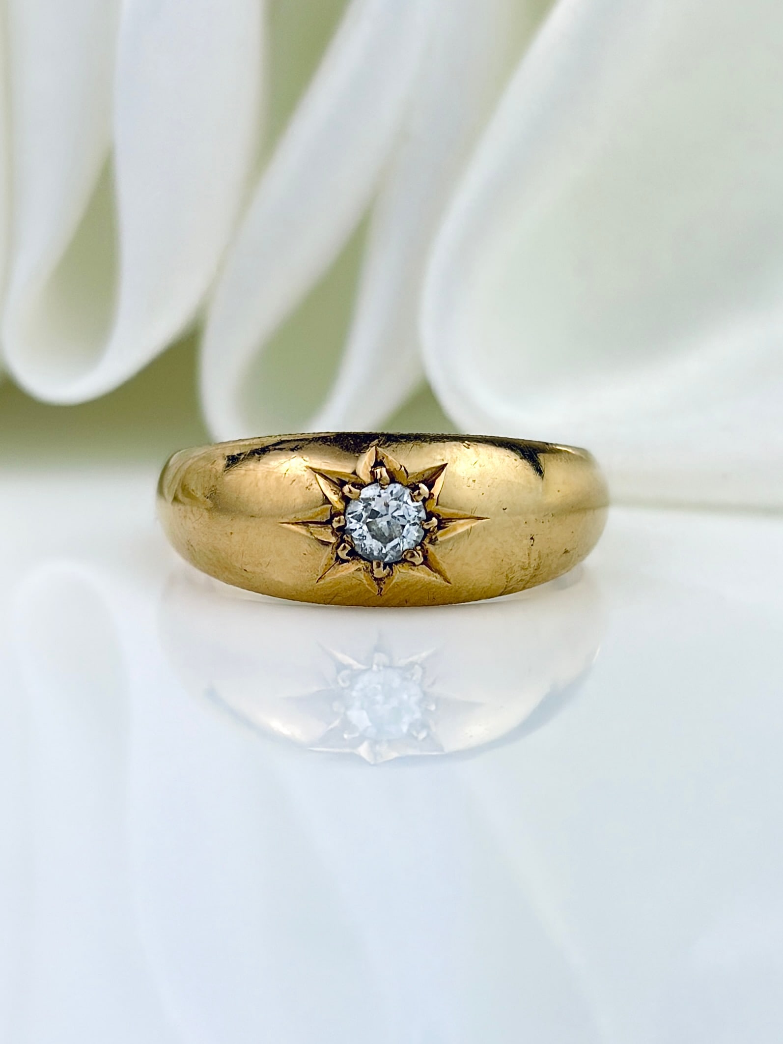 ANTIQUE C.1911 18CT YELLOW GOLD DIAMOND STAR RING: ANTIQUE C.1911 18CT YELLOW GOLD DIAMOND STAR RING Amazing chunky gold ring!