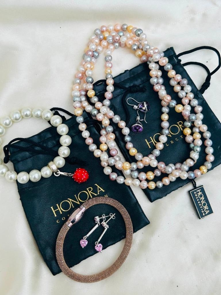 Mixed Lot of Jewellery: Mixed Lot of Jewellery lovely mixed lot 