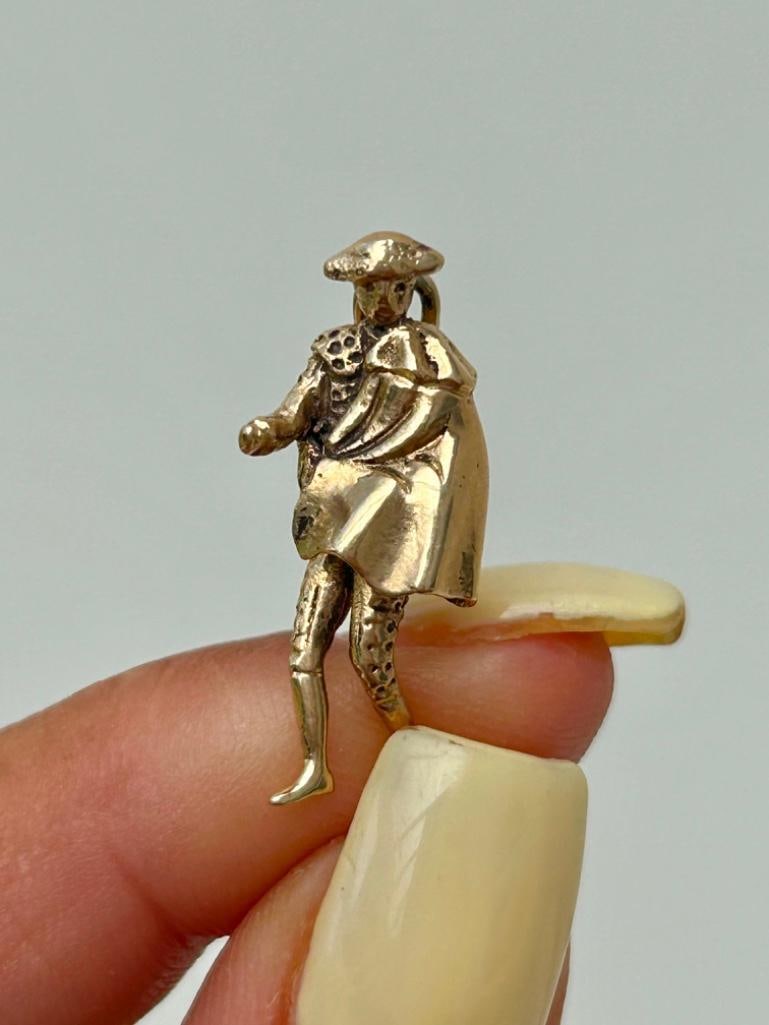 Vintage Heavy Matador Charm / Pendant in 9ct Gold - 2