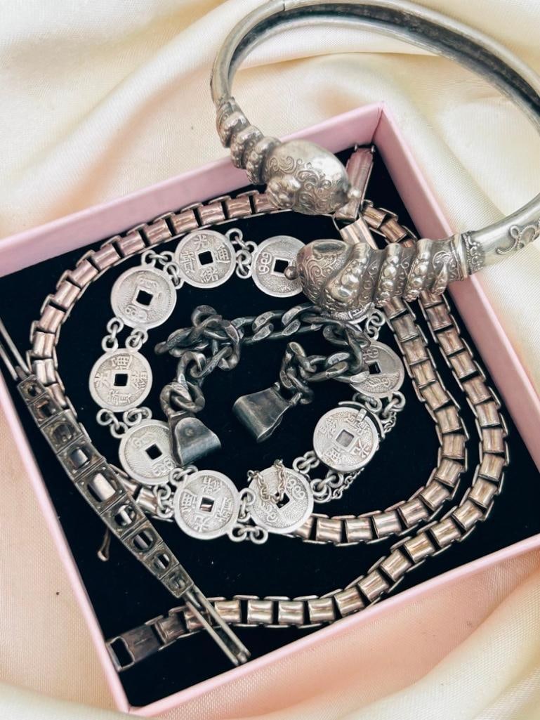 Mixed Lot of Jewellery Inc Silver Bracelet (1 of 2)