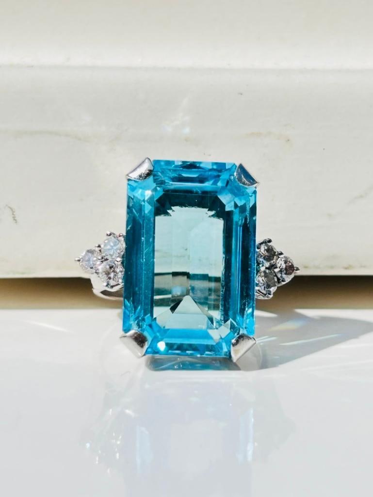 Large 18ct White Gold Topaz and Diamond Cocktail Ring (1 of 12)
