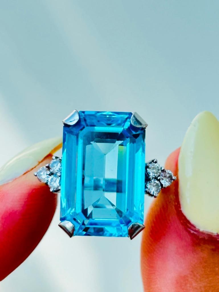 Large 18ct White Gold Topaz and Diamond Cocktail Ring - 4