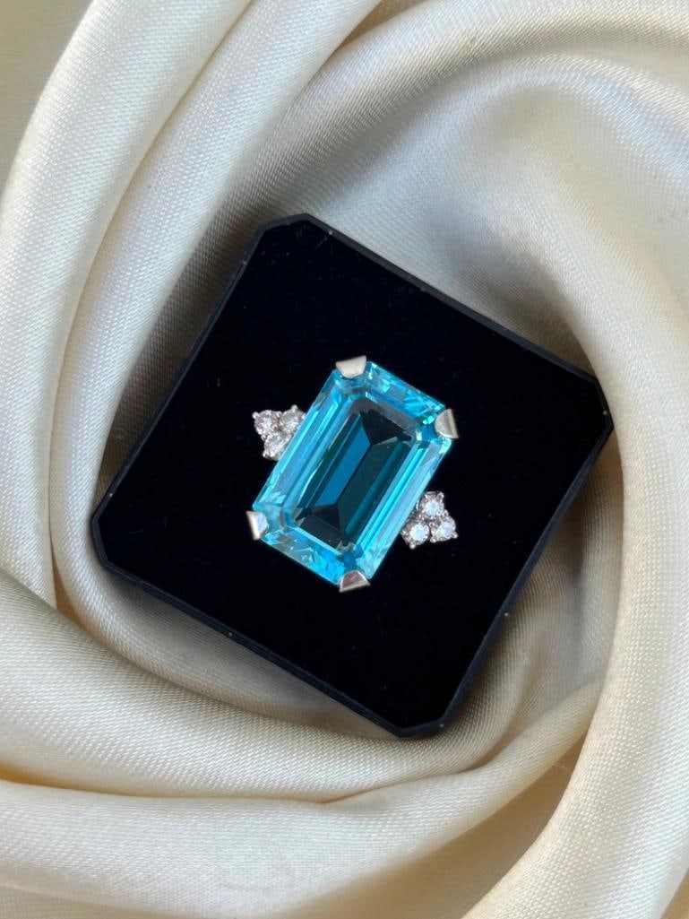 Large 18ct White Gold Topaz and Diamond Cocktail Ring - 6
