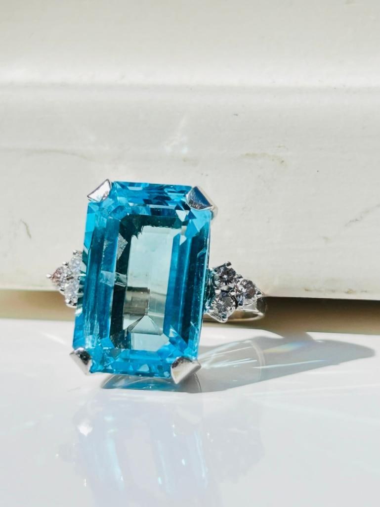 Large 18ct White Gold Topaz and Diamond Cocktail Ring - 7