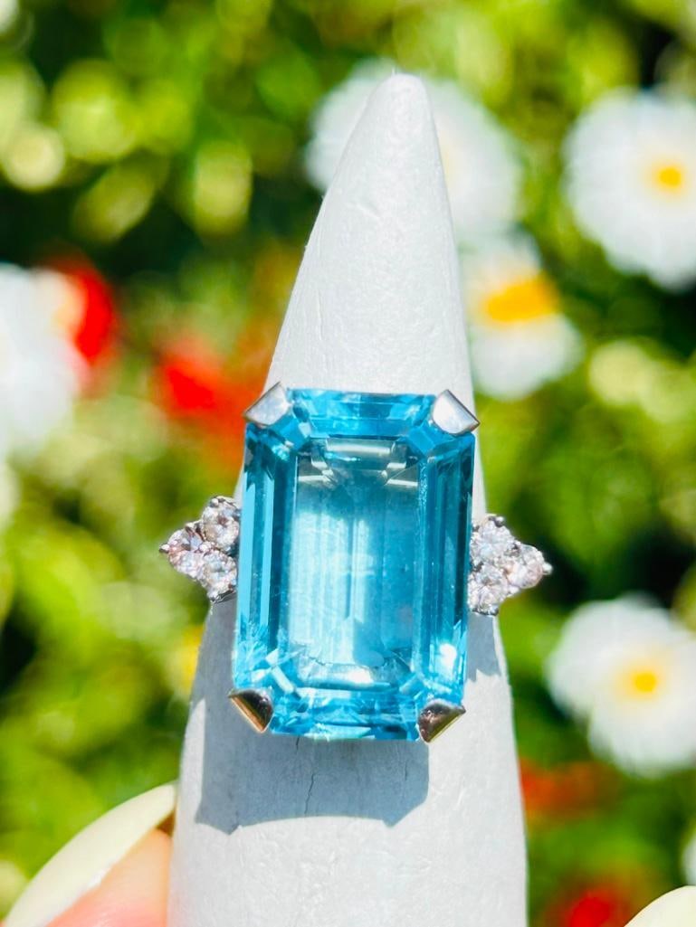 Large 18ct White Gold Topaz and Diamond Cocktail Ring - 8