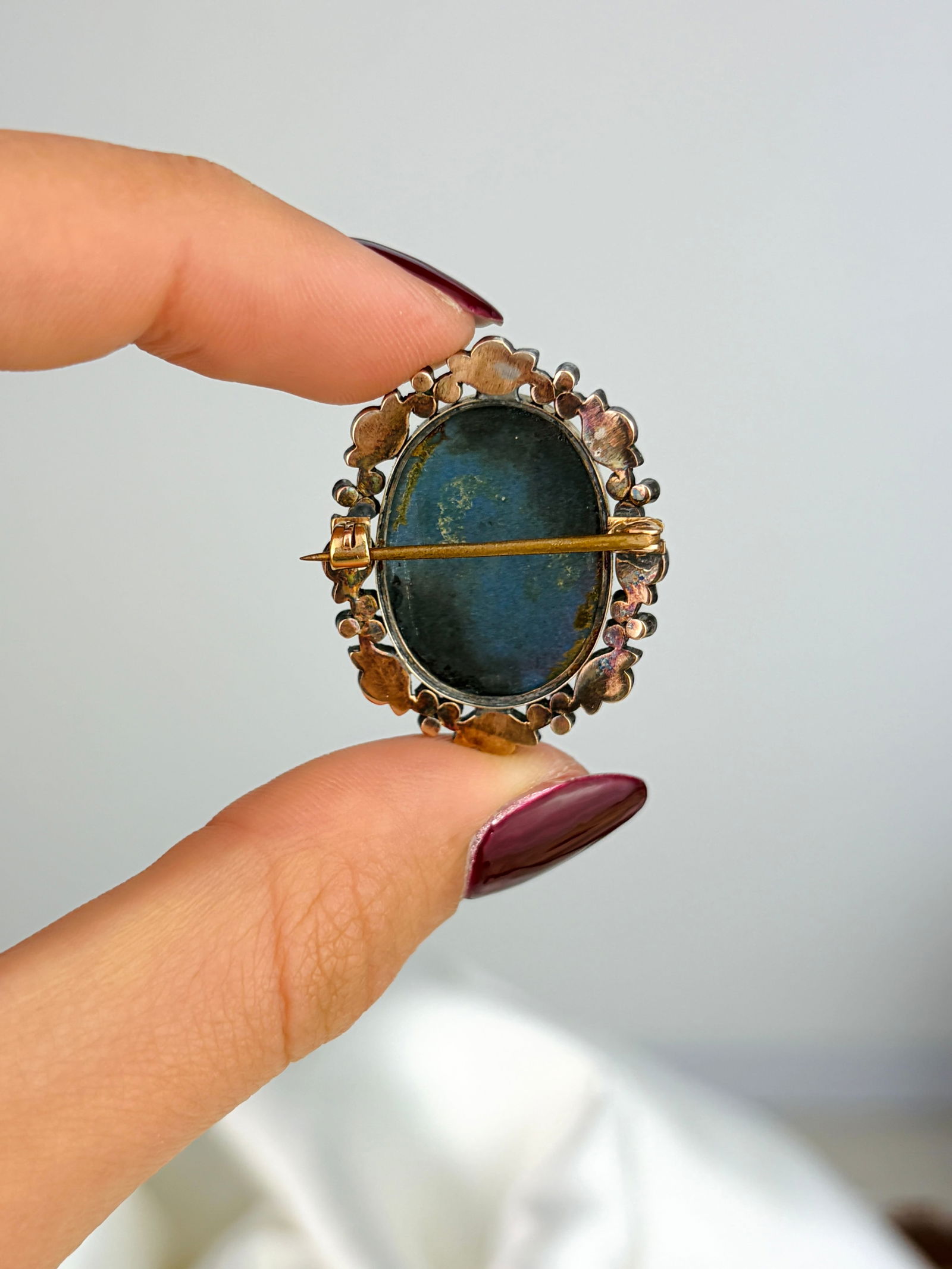 Antique Rose Cut Diamond Surround Cameo Brooch in Gold and Silver - 3