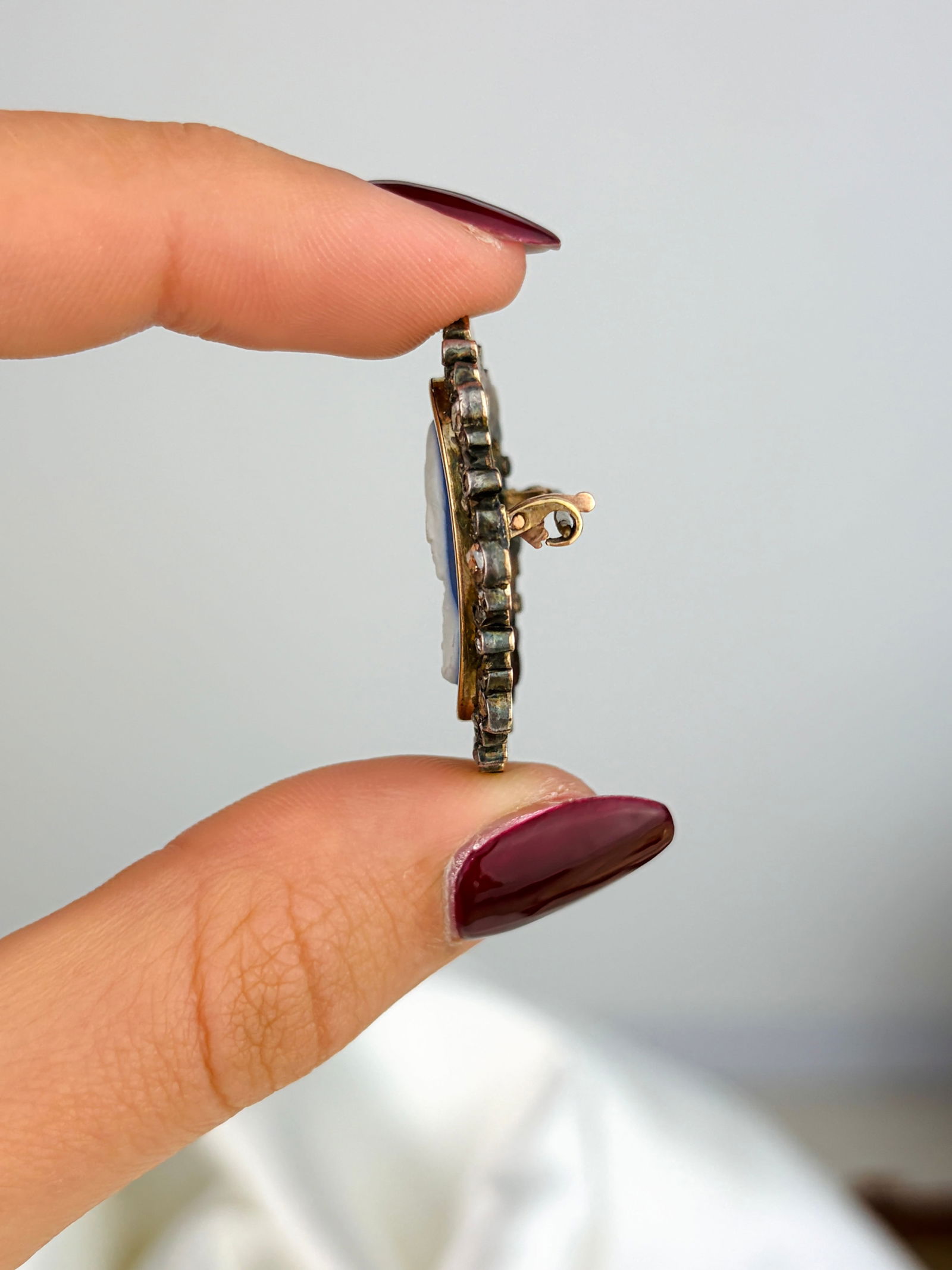 Antique Rose Cut Diamond Surround Cameo Brooch in Gold and Silver - 4