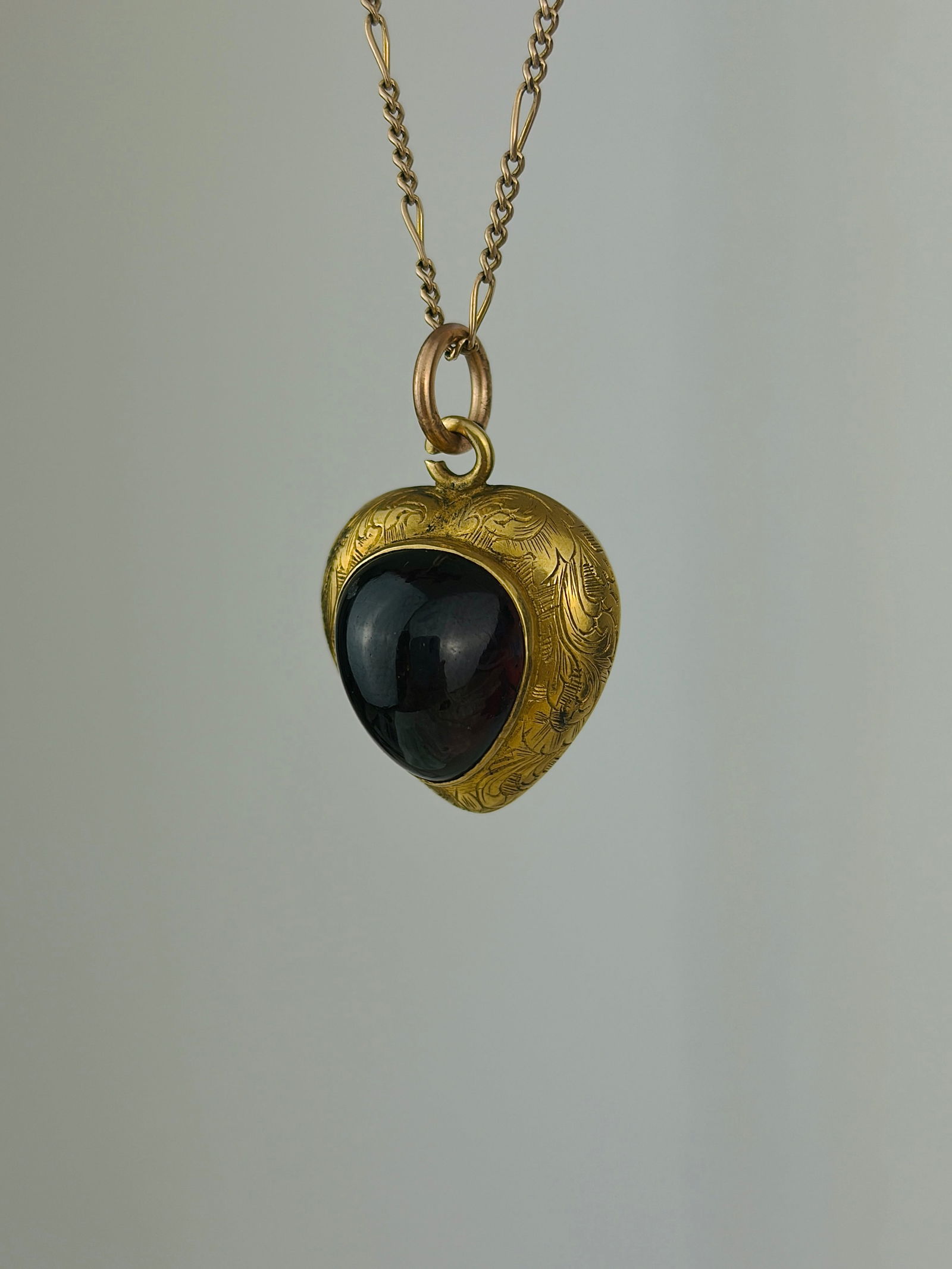antique 18ct yellow gold cabochon garnet heart locket back pendant - 2