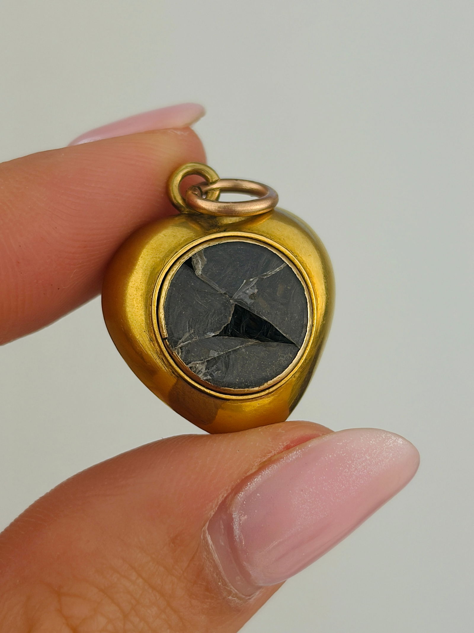 antique 18ct yellow gold cabochon garnet heart locket back pendant - 4