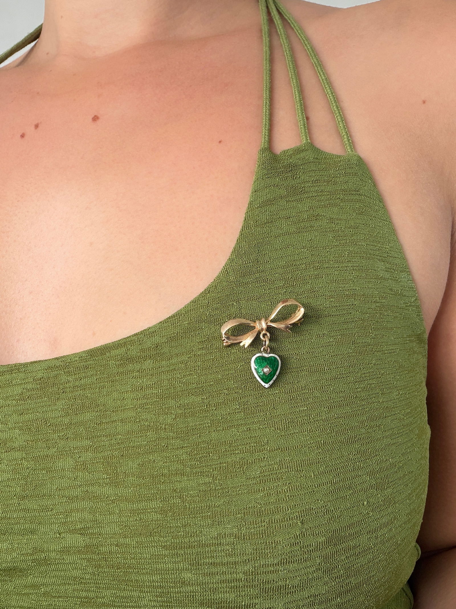 Sweet Antique Bow Brooch with Hanging Enamel Heart - 7