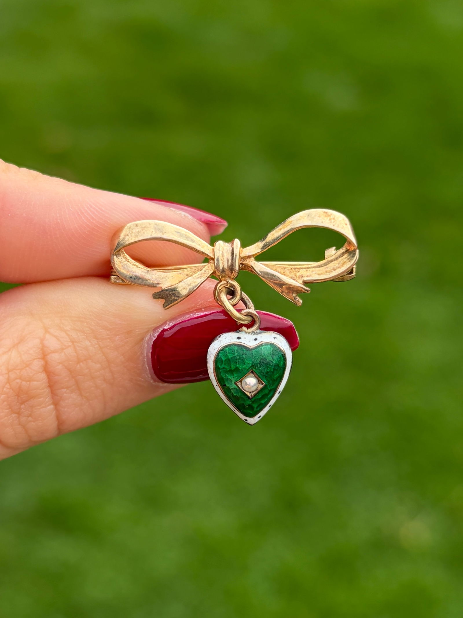 Sweet Antique Bow Brooch with Hanging Enamel Heart - 9