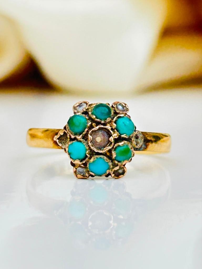Antique Sweet Turquoise and Pearl Gold Ring: Antique Sweet Turquoise and Pearl Gold Ring charmingly sweet Measurements: size UK L US 6 head of ring 8mm x 8mm weight 1.67g Materials: gold