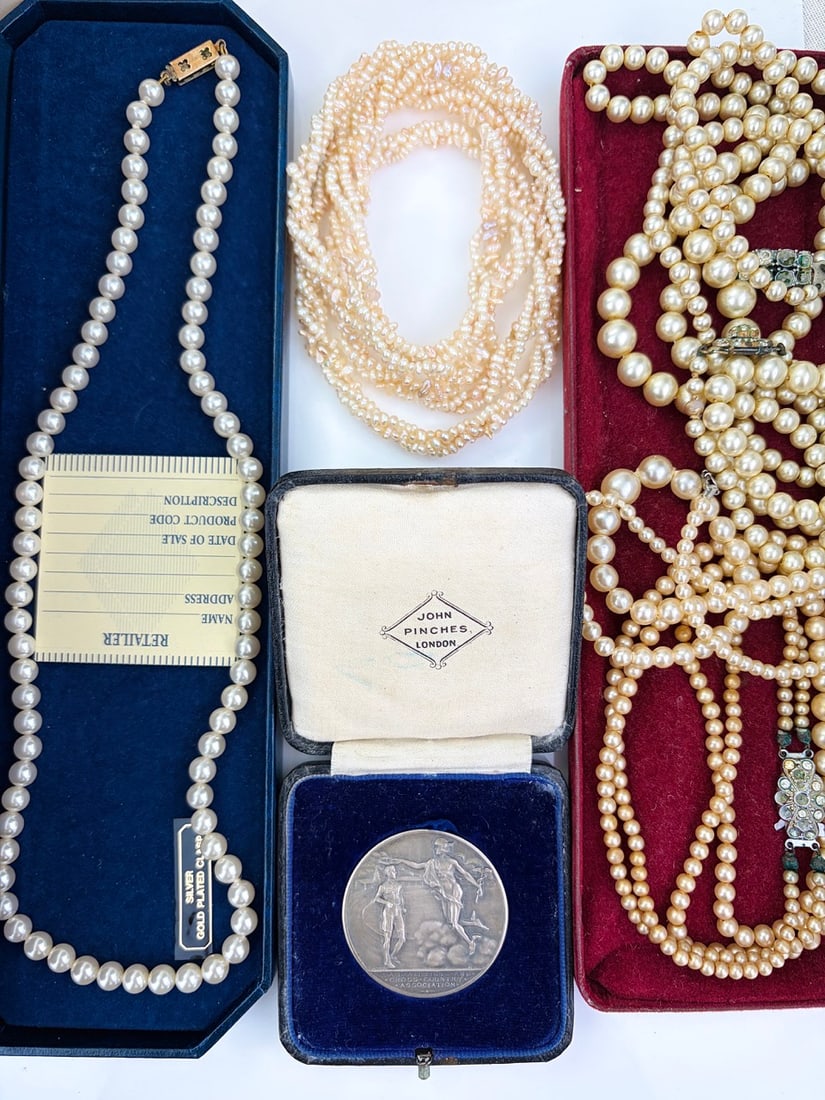 MIXED LOT Beaded Necklaces ETC: MIXED LOT Beaded Necklaces ETC