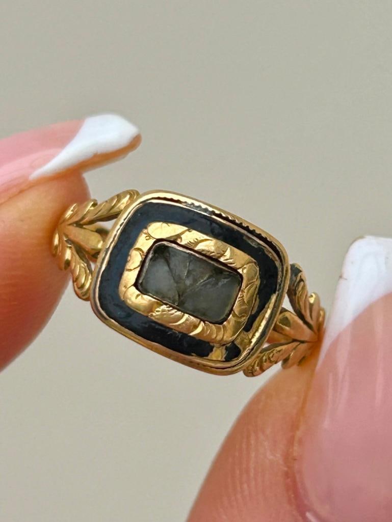 Antique c1827 18ct Yellow Gold Enamel Mourning Band Ring - 3