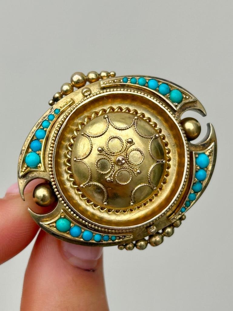 Antique Gold Large Turquoise Brooch: Antique gold large turquoise brooch most charming detailed brooch measurements: length 42mm width 40mm weight 19.34g stamped 18ct condition: see photos office use: cc2 - ws 