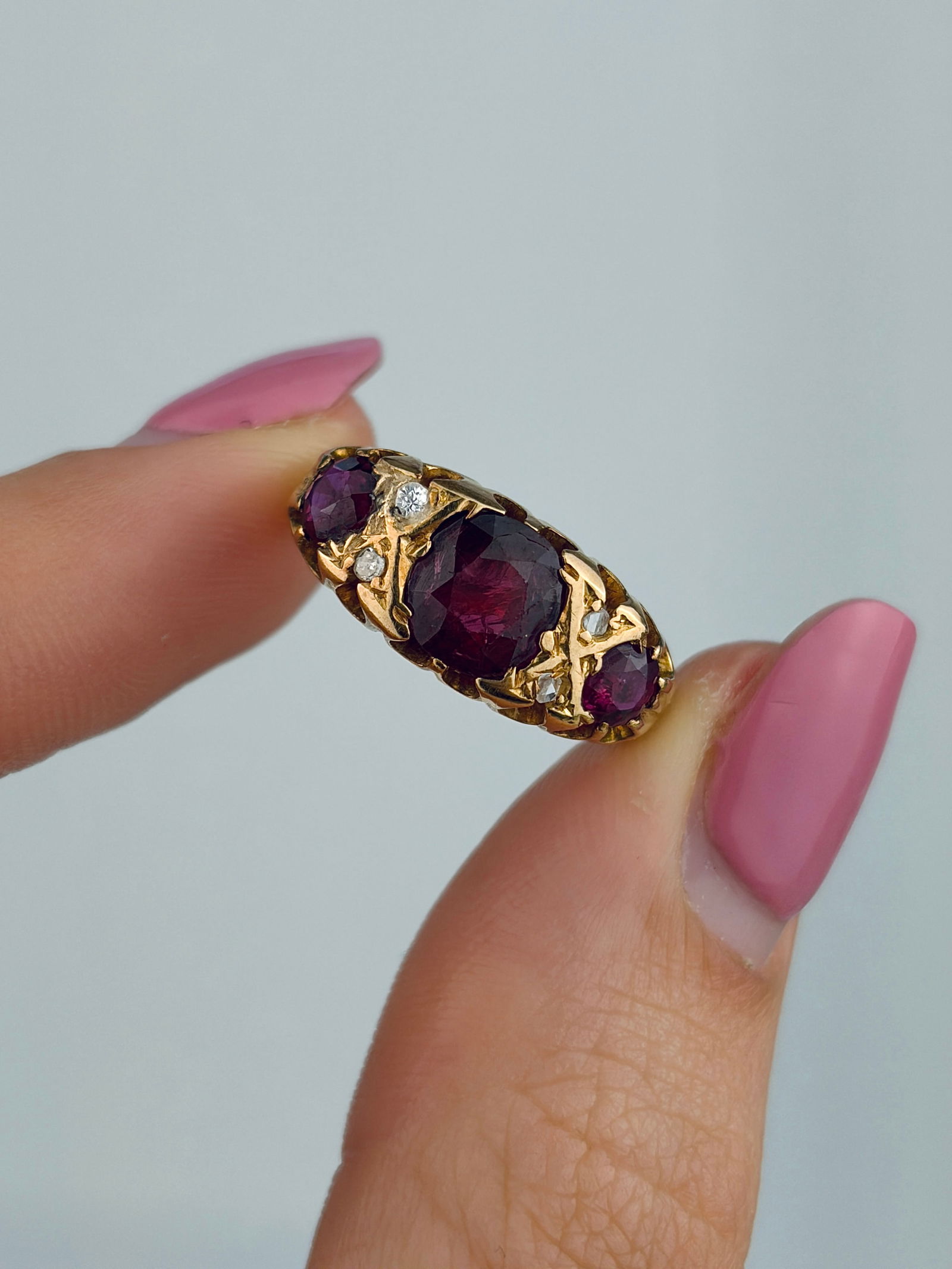 ANTIQUE CHUNKY GOLD RUBY AND DIAMOND 5 STONE RING - 5