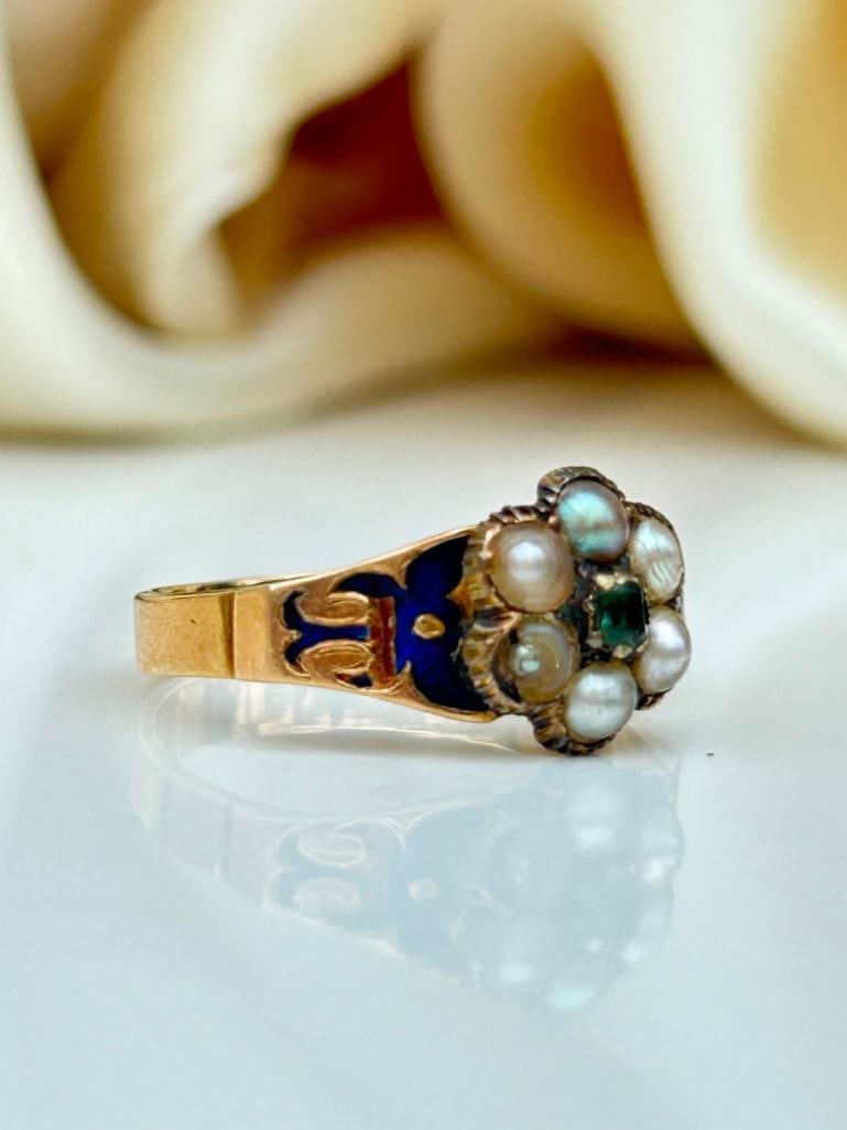 Antique Locket Back Emerald and Pearl Flower Ring Set on an Enamel and Gold Band - 5