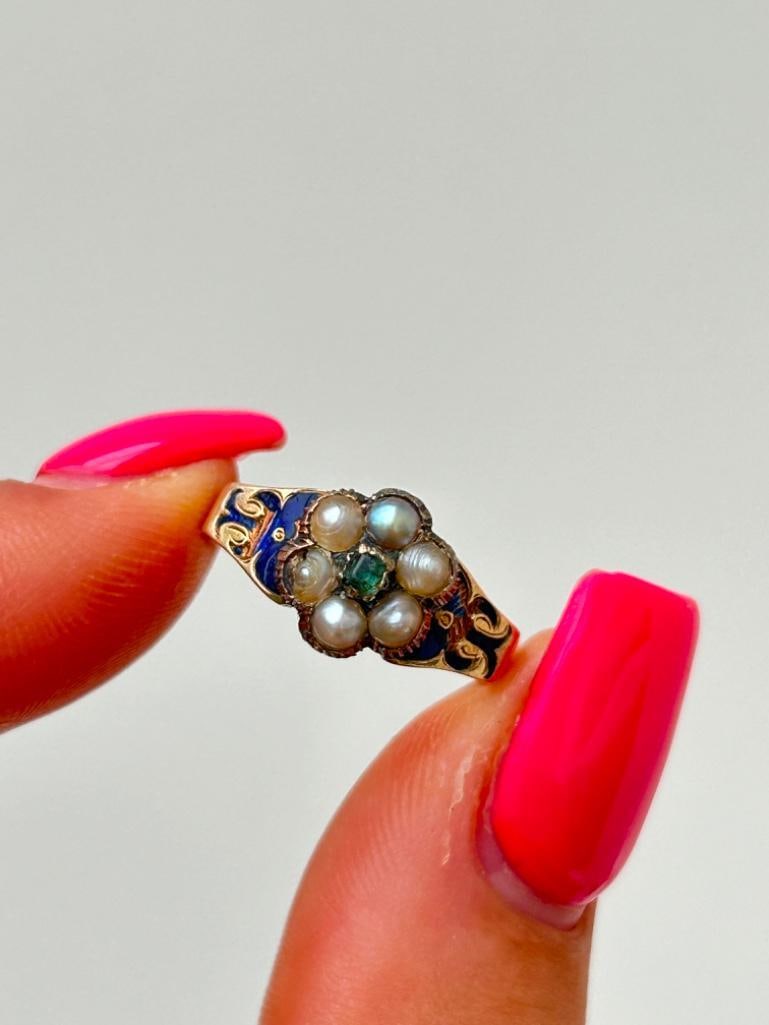 Antique Locket Back Emerald and Pearl Flower Ring Set on an Enamel and Gold Band - 7