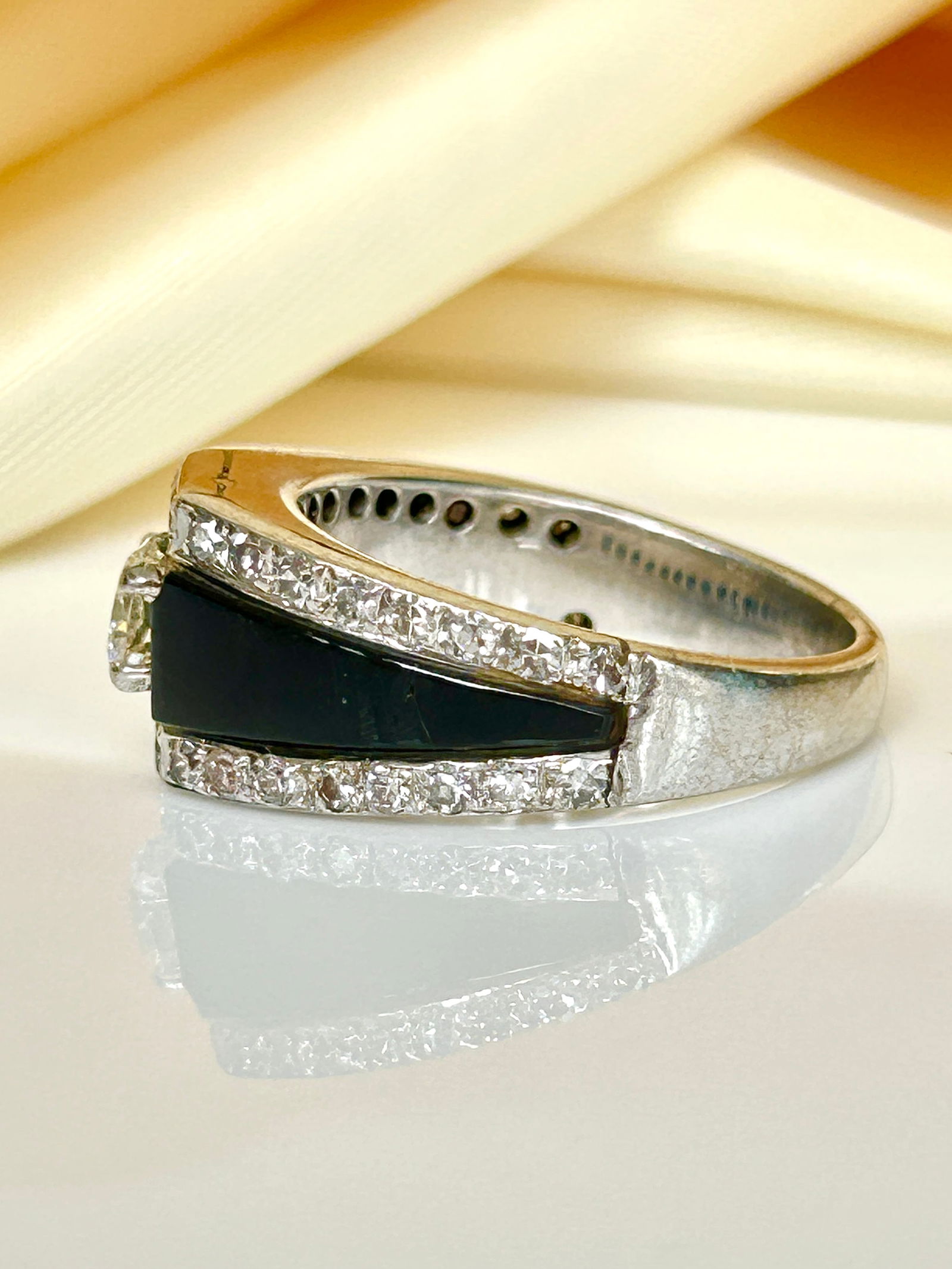 antique art deco era onyx and diamond band style ring central diamond 55pts - 4