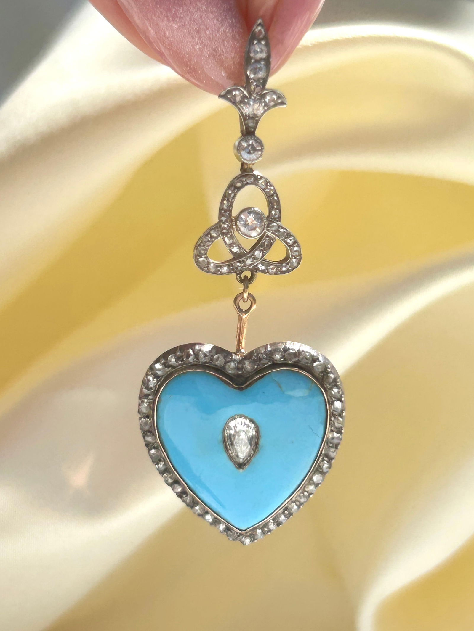 INCREDIBLE “TESSIER” BLUE ENAMEL AND DIAMOND HEART PENDANT WITH LONG DIAMOND BALE ANTIQU: INCREDIBLE “TESSIER” BLUE ENAMEL AND DIAMOND HEART PENDANT WITH LONG DIAMOND BALE ANTIQUE BOX FITTED BOX ABSOLUTE SHOW STOPPER ! WEIGHT 9.19 G 