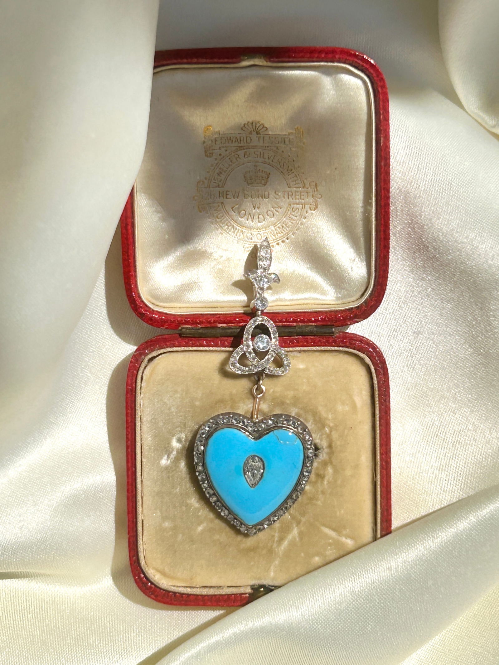 INCREDIBLE “TESSIER” BLUE ENAMEL AND DIAMOND HEART PENDANT WITH LONG DIAMOND BALE ANTIQU - 3